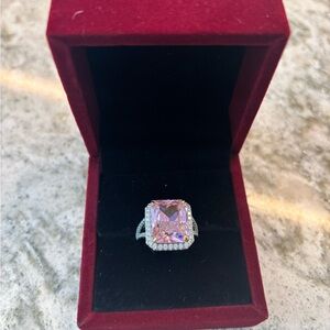 NIB pink quartz radiant stunner!